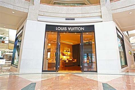 louis vuitton plaza senayan.